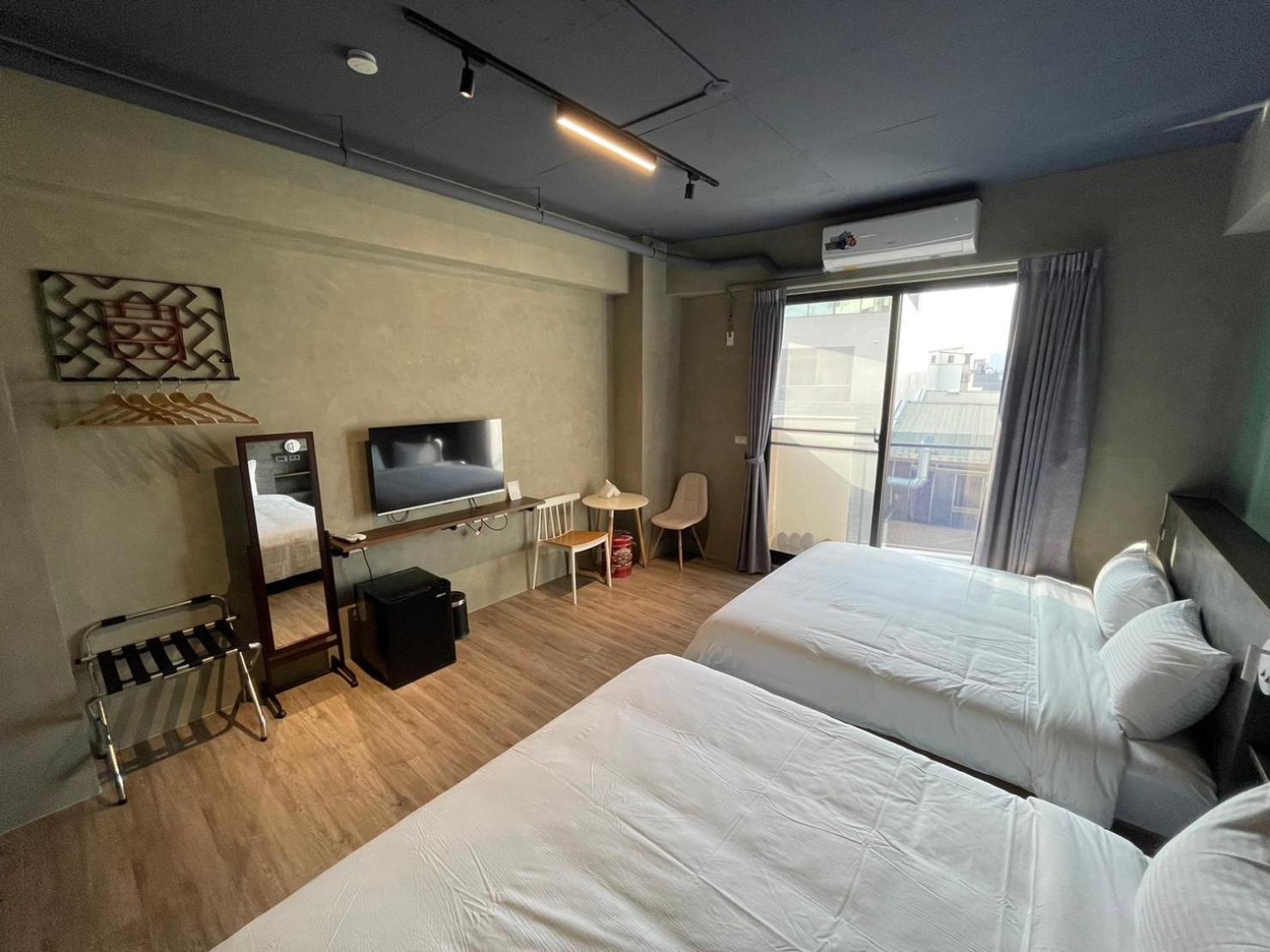 Long Lang Homestay Tainan Zewnętrze zdjęcie